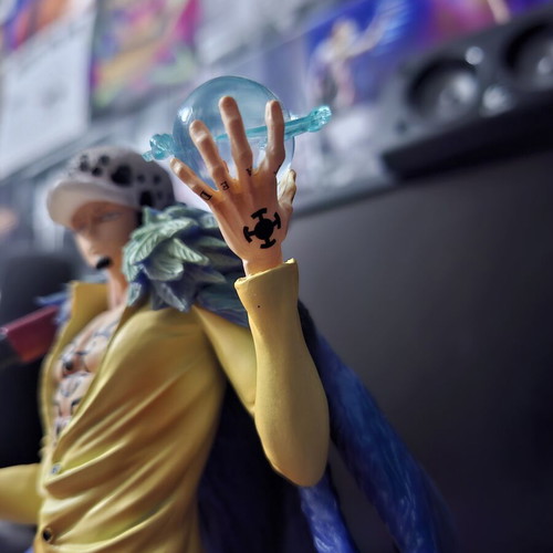 Trafalgar Law action figure like new, 25 cm tall, with RGB LED