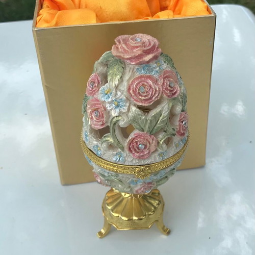 Faberge-style decorative egg used with floral design by Trimar
