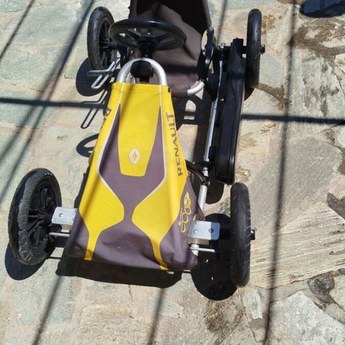 Renault Eco 2 pedal car used with adjustable seat and handbrake