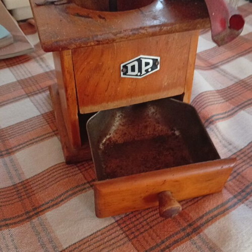 Vintage D.P. manual coffee grinder, wooden, collectible