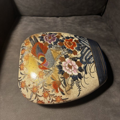 Japanese Style Vase like new, painted