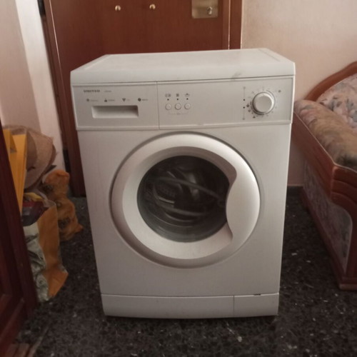 United washing machine 5 kg used in good condition