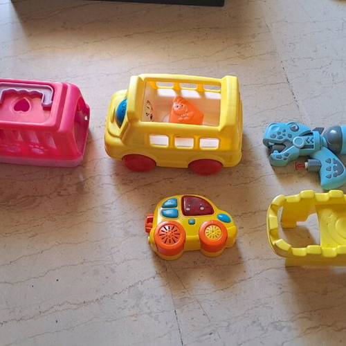 Assorted toys used, pack