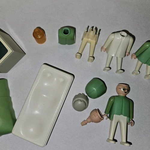 Playmobil operating room parts used for set 3459