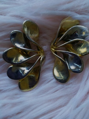 Σκουλαρίκια vintage 90's με κλιπ μεταχειρισμένα σε πολύ καλή κατάσταση