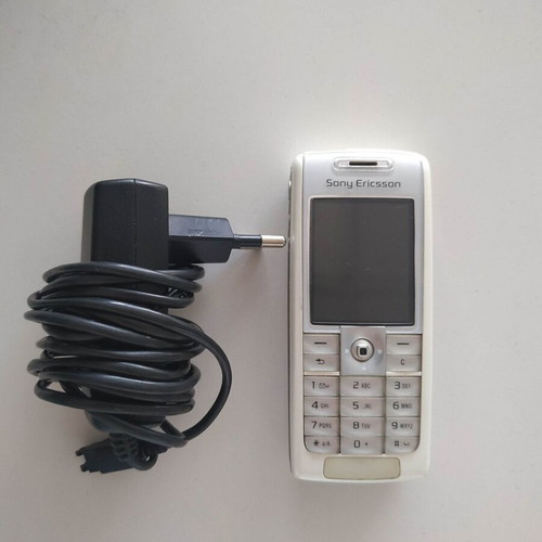 Sony Ericsson T630 used mobile phone with charger, white