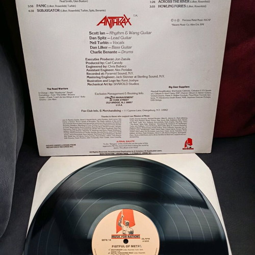 Anthrax Fistful Of Metal album signed, like new, metal