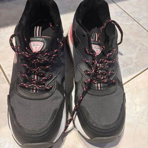 Skechers women's athletic shoes like new, size 40, black and pink
