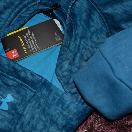 Under Armour XStorm sports top new, size L, blue