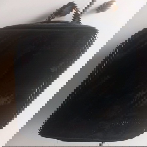 Несесер Madame Figaro с вътрешен прозрачен джоб, като нов