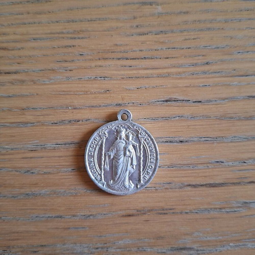 Religious pendant Sacred Heart and Our Lady set like new