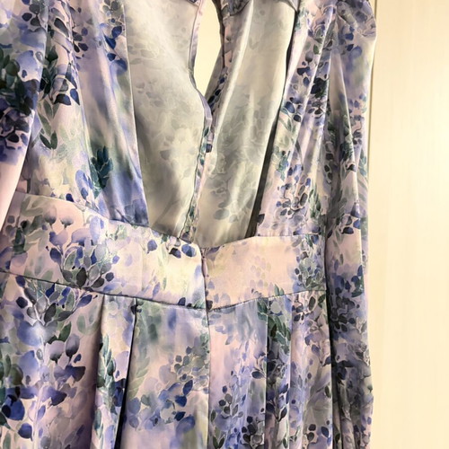 Summer formal dress like new, satin fabric, floral colors, Silence