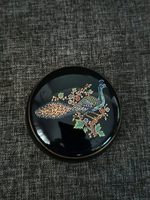 Διακοσμητικά μπιμπελό μεταχειρισμένα, ύψος 5 εκ. και διάμετρος 9 εκ.