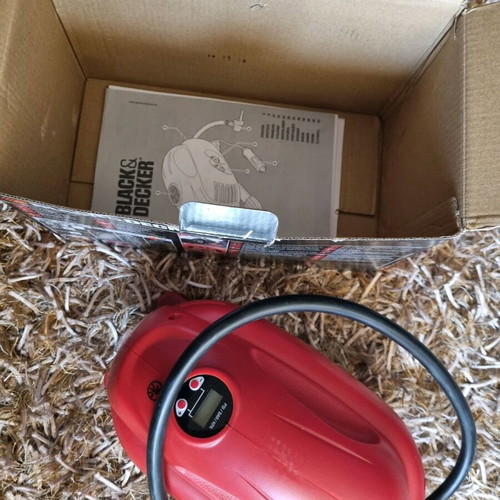 Black & Decker ASI200-XJ Multi-Purpose Air Compressor like new, orange