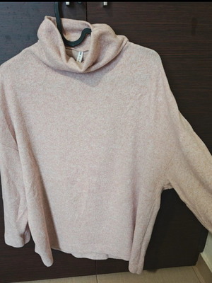 Stradivarius thin turtleneck sweater pink like new, size M