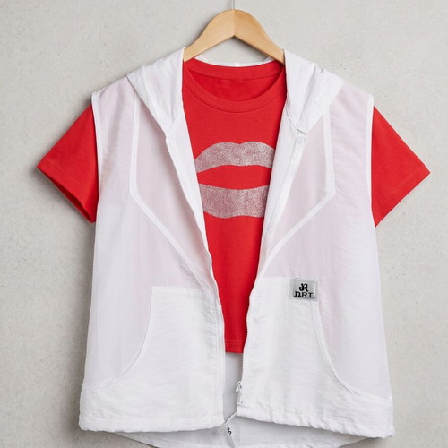 T-shirt with white sporty sleeveless vest gift set