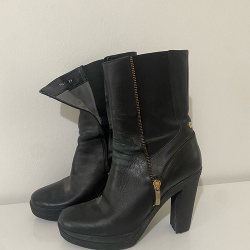 Cesare Paciotti 4US Black Leather Heeled Boots Size 39 used