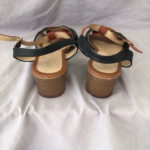 Voi & Noi women's sandals size 39 used, low heel 5 cm, black and camel