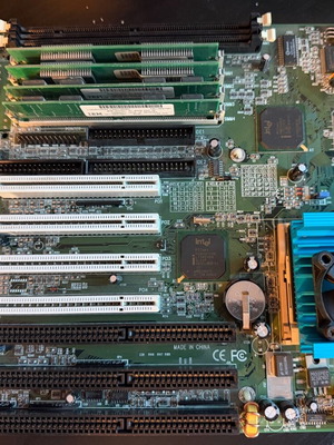 QDI Titanium 1E motherboard set with Intel Pentium 166MMX CPU and 32MB RAM used