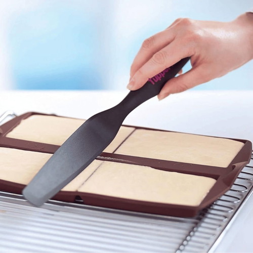 Tupperware Long Spatula New, Ideal for Pancakes and Cakes