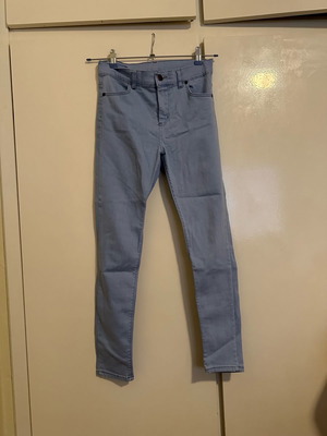 Jean light blue elastic high waist, size small, very stretchy