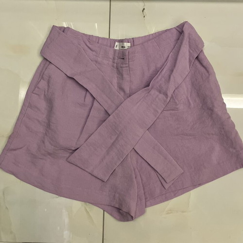 Mango shorts with integrated belt and side pockets, like new, small, purple