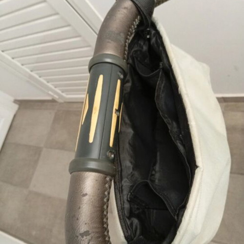 Egg 2 in 1 stroller and carrycot like new with detachable luggage and cup holder