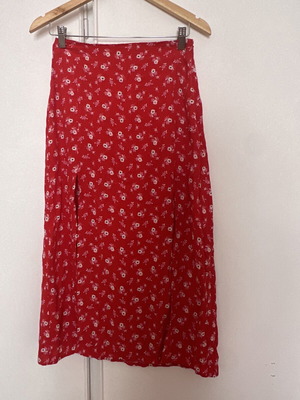 Stradivarius red floral midi skirt with slits like new, size S