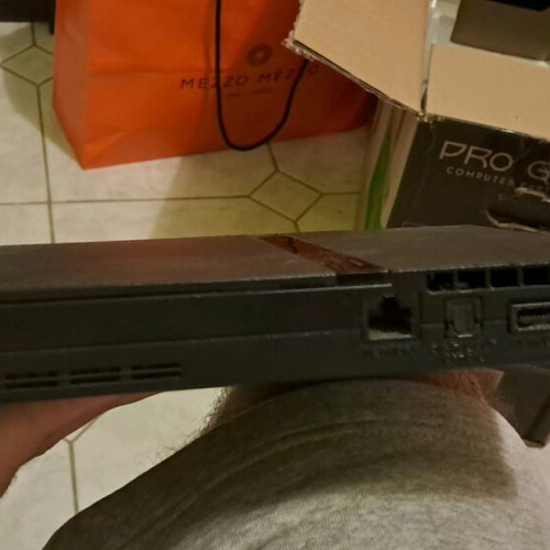 Sony PlayStation 2 Slim SCPH-77004 like new with Memory Card and Power Cable