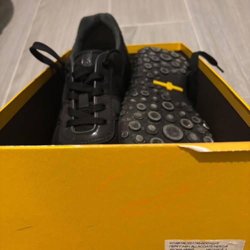 Car Shoe black shoes like new, size 43