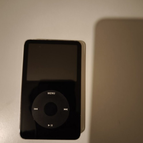Apple iPod 5.5 30GB MP3 player