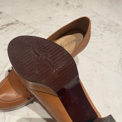 Rebeca Sanver tan pumps like new size 40