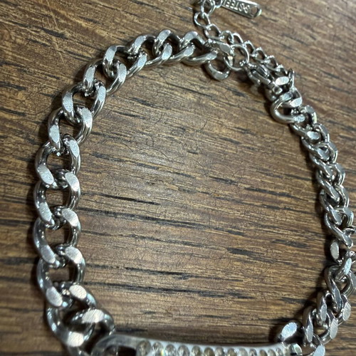 Steel bracelet used with zirconia, silver color
