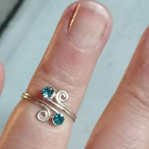 925 Silver Spiral Toe Ring with Blue Light Blue Rhinestones new