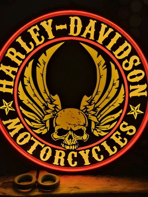 Harley Davidson table lamp like new, 24 cm diameter, USB light dimmer