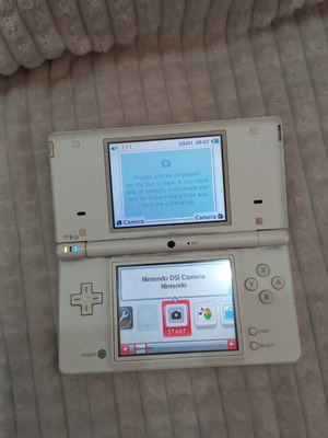 Nintendo DS μεταχειρισμένο με αυθεντικό φορτιστή, χωρίς πενάκι
