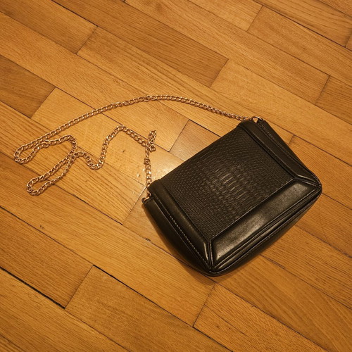 H&M shoulder bag black used with metal chain and snake detail