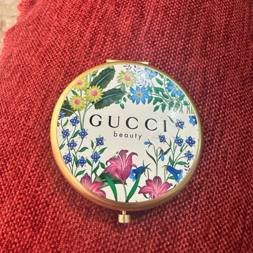 Gucci beauty compact mirror new collectible with case