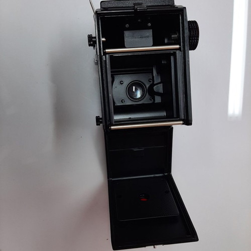 Vintage Lubitel 166B Lomo camera used with T-22 4.5/75 lens