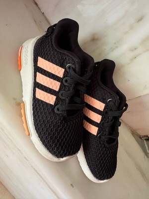 Adidas sports shoes No21 like new