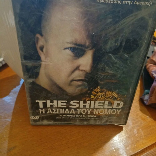 The Shield DVD like new with subtitles