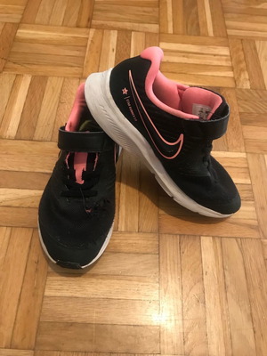 Nike Star Runner αθλητικά παπούτσια μεταχειρισμένα, μέγεθος 31, ελαφρώς κομμένα