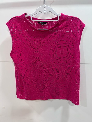 Desigual pink top with cut out design like new