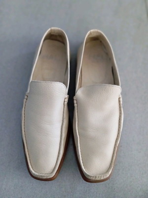 Leather shoes size 45 like new, beige loafers