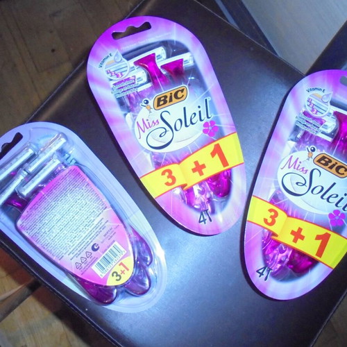 BIC Miss Soleil 3-Blade Razors, set of 3 packs new