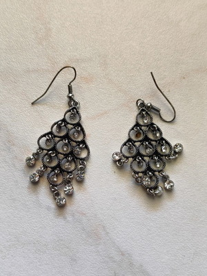 Vintage chandelier earrings with rhinestones used, filigree metal