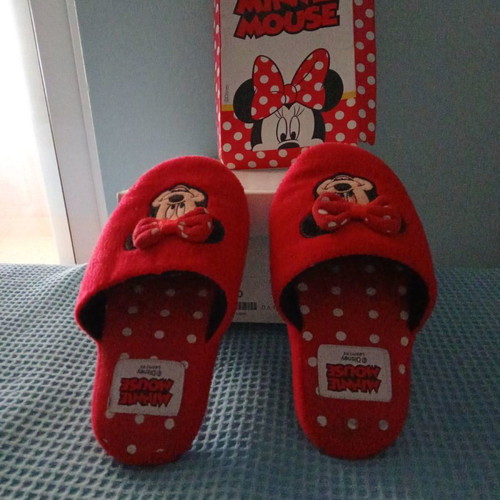 Minnie Mouse children's slippers used, size 27, red