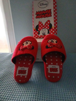 Minnie Mouse children's slippers used, size 27, red