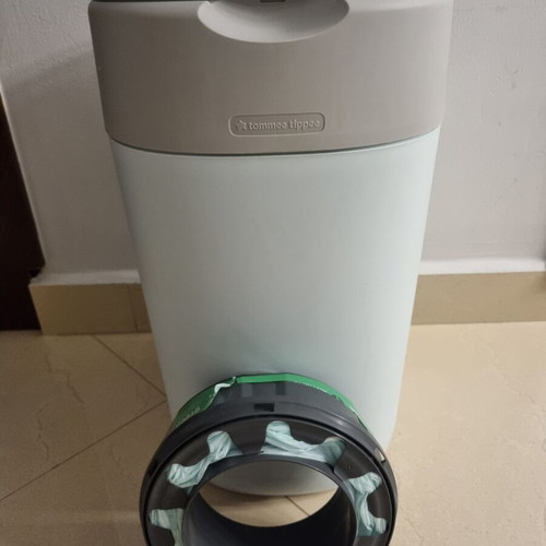 Tommee Tippee Twist and Click Diaper Disposal Bin like new
