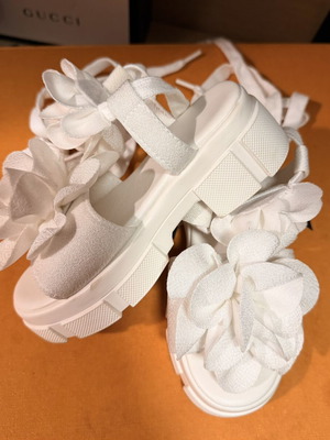 White sandals with flowers and laces, size 27